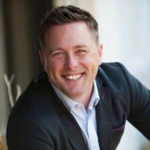 Elliot Smith Headshot